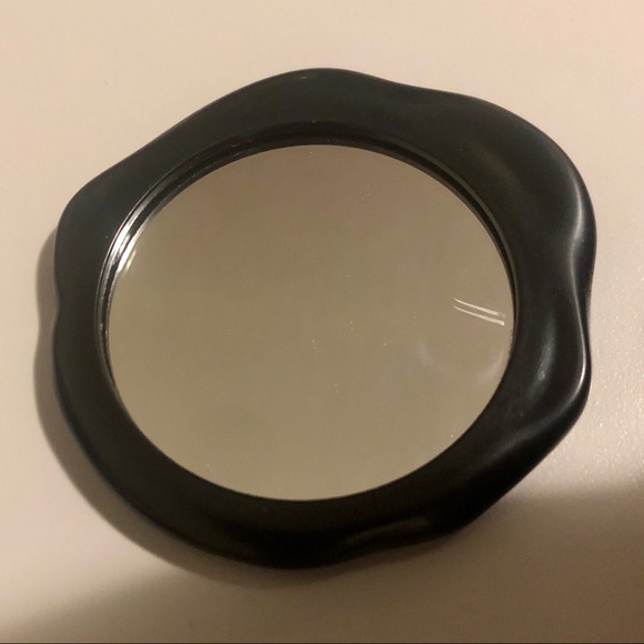 Mini Kat Von D Mirror - Picture 2 of 3